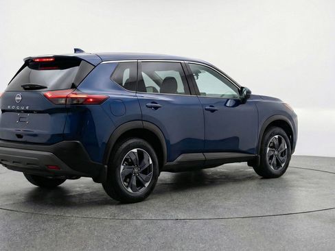 Used 2025 Nissan Rogue SV image 9