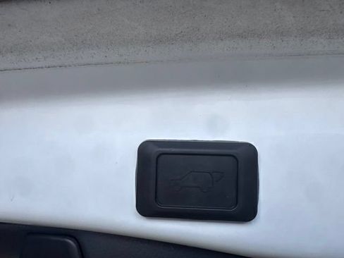 Used 2022 Toyota RAV4 XLE Premium FWD image 24