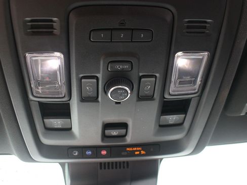Used 2024 Chevrolet Tahoe Z71 w/ Luxury Package AWD/4WD image 34