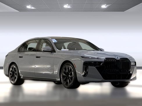 New 2026 BMW 740i w/ Executive Package image 6