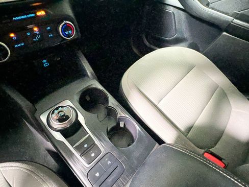 Used 2022 Ford Escape S image 25