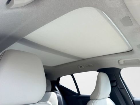 Certified 2026 Volvo XC40 B5 Plus AWD/4WD image 19