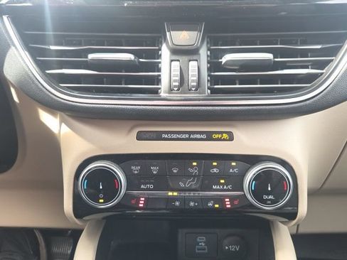 Used 2022 Ford Escape Titanium AWD/4WD image 33