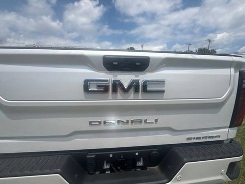 Used 2024 GMC Sierra 3500 Denali Ultimate AWD/4WD image 5