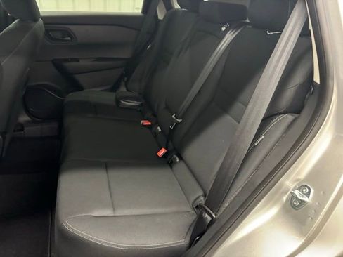 Used 2025 Nissan Rogue S FWD image 9