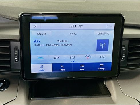 Used 2023 Ford Explorer XLT AWD/4WD image 14