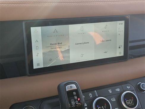 Used 2024 Land Rover Defender 110 X-Dynamic SE image 19