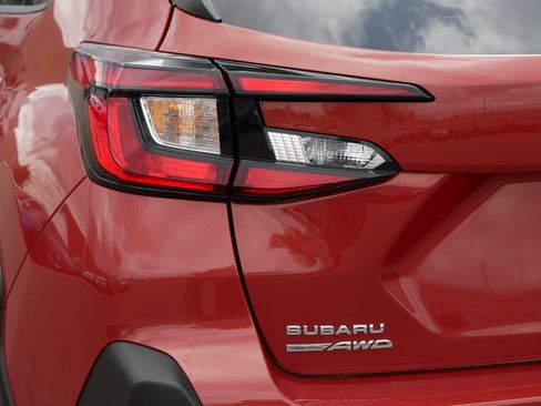 Used 2025 Subaru Crosstrek 2.5i Premium AWD/4WD image 17