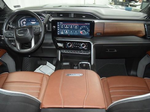 Used 2024 GMC Sierra 3500 Denali Ultimate image 33