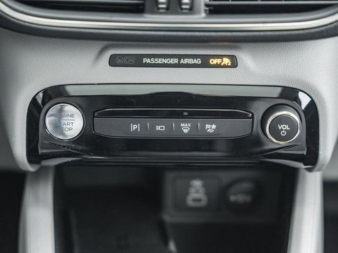 New 2026 Ford Escape SE w/ PHEV Premium Package FWD image 34
