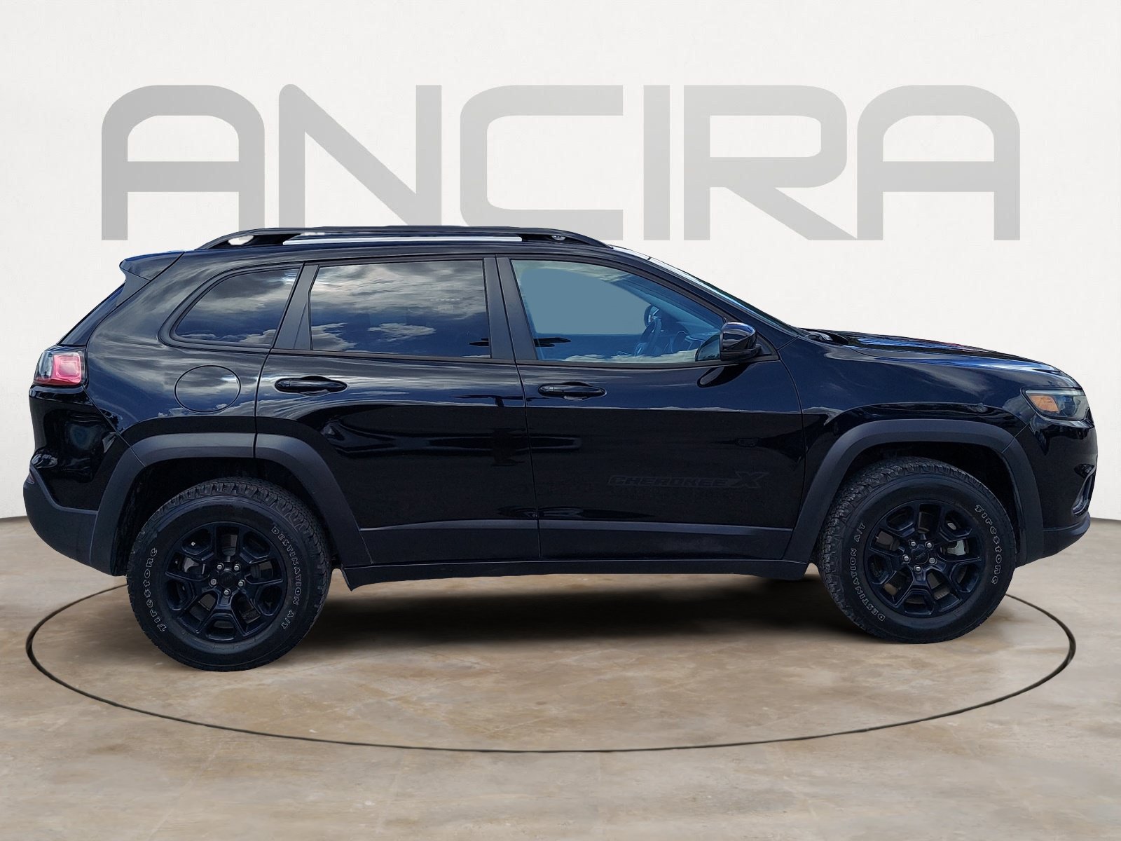 Used 2022 Jeep Cherokee Latitude AWD/4WD image 11