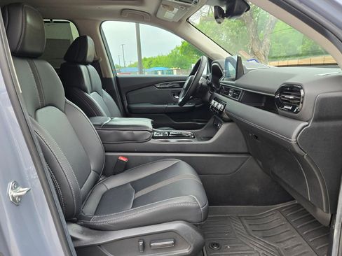 Used 2025 Honda Pilot Touring image 26