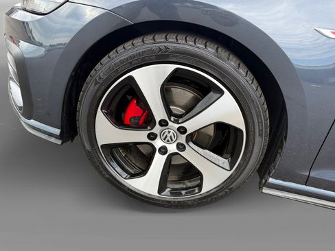 Used 2018 Volkswagen GTI S FWD image 9