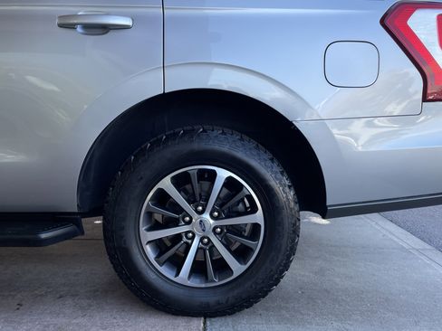 Used 2021 Ford Expedition XLT image 23