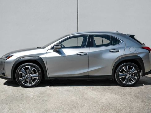 Used 2019 Lexus UX 200 image 11