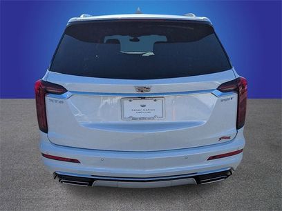 New 2025 Cadillac XT6 Luxury