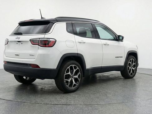 Used 2025 Jeep Compass Limited AWD/4WD image 9