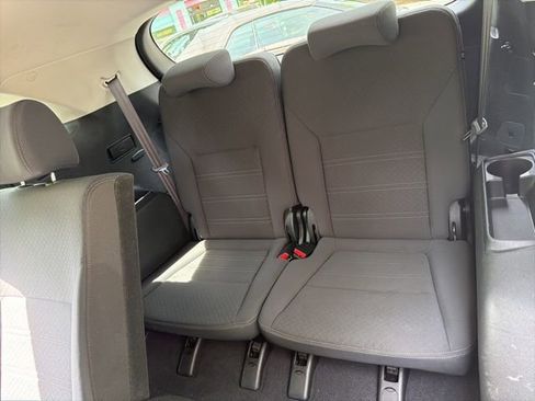 Used 2018 Kia Sorento LX image 9