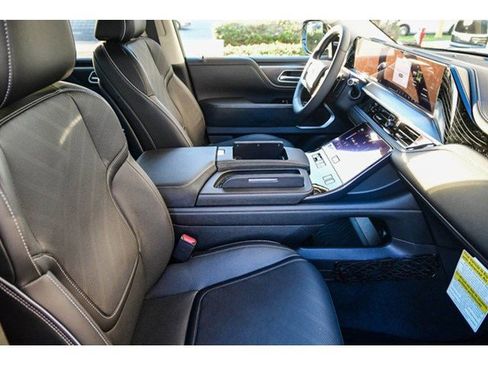 New 2026 INFINITI QX80 Luxe w/ Cargo Package image 15