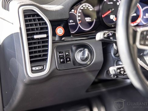 Used 2019 Porsche Cayenne S image 22