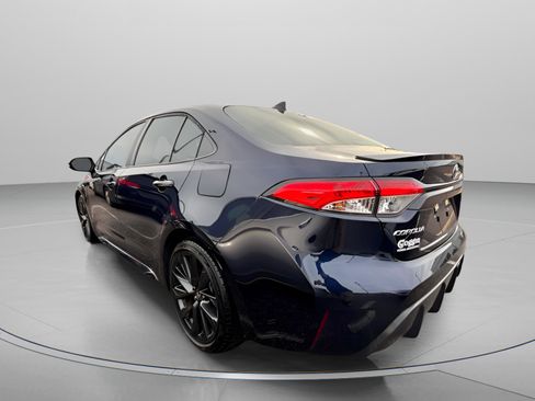 Used 2023 Toyota Corolla SE image 2