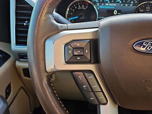 Used 2019 Ford F150 Lariat image 16