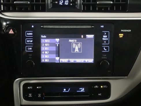 Used 2017 Toyota Corolla LE FWD image 26
