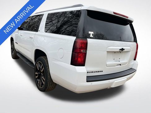 Used 2018 Chevrolet Suburban LT w/ Luxury Package image 5
