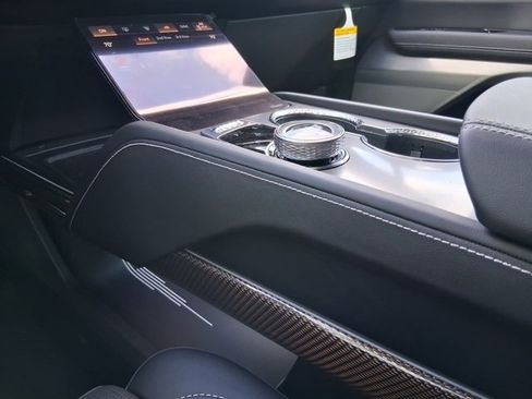 New 2026 Cadillac Vistiq Sport image 17