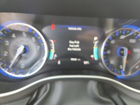 Used 2023 Chrysler Pacifica Touring-L FWD image 43