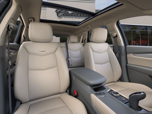New 2026 Cadillac XT5 Premium Luxury w/ LPO, Floor Liner Package AWD/4WD image 16