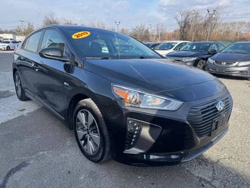 Used 2019 Hyundai Ioniq Plug-In Hybrid image 3