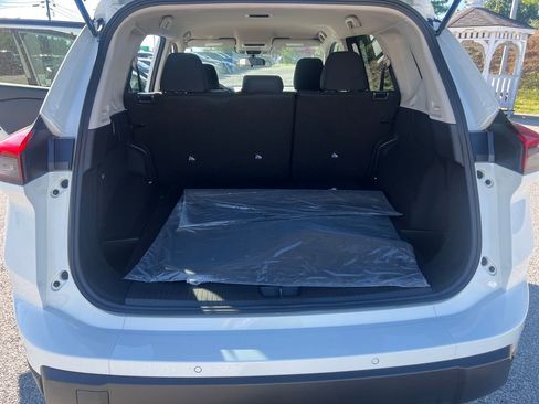 Used 2026 Nissan Rogue S AWD/4WD image 23