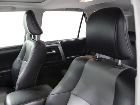 Used 2017 Toyota 4Runner SR5 image 5