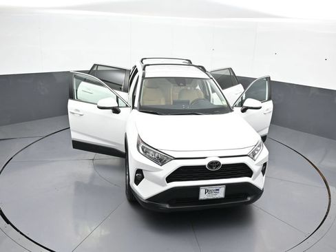 Used 2021 Toyota RAV4 XLE AWD/4WD image 44