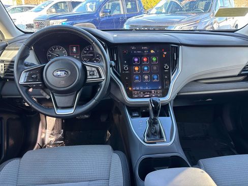 Used 2022 Subaru Outback Premium image 11