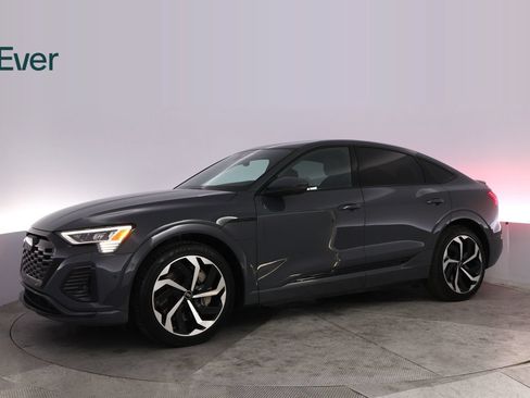 Used 2024 Audi Q8 e-tron Premium Plus w/ Premium Plus Package AWD/4WD image 18