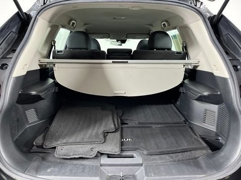 Used 2020 Nissan Rogue S FWD image 45