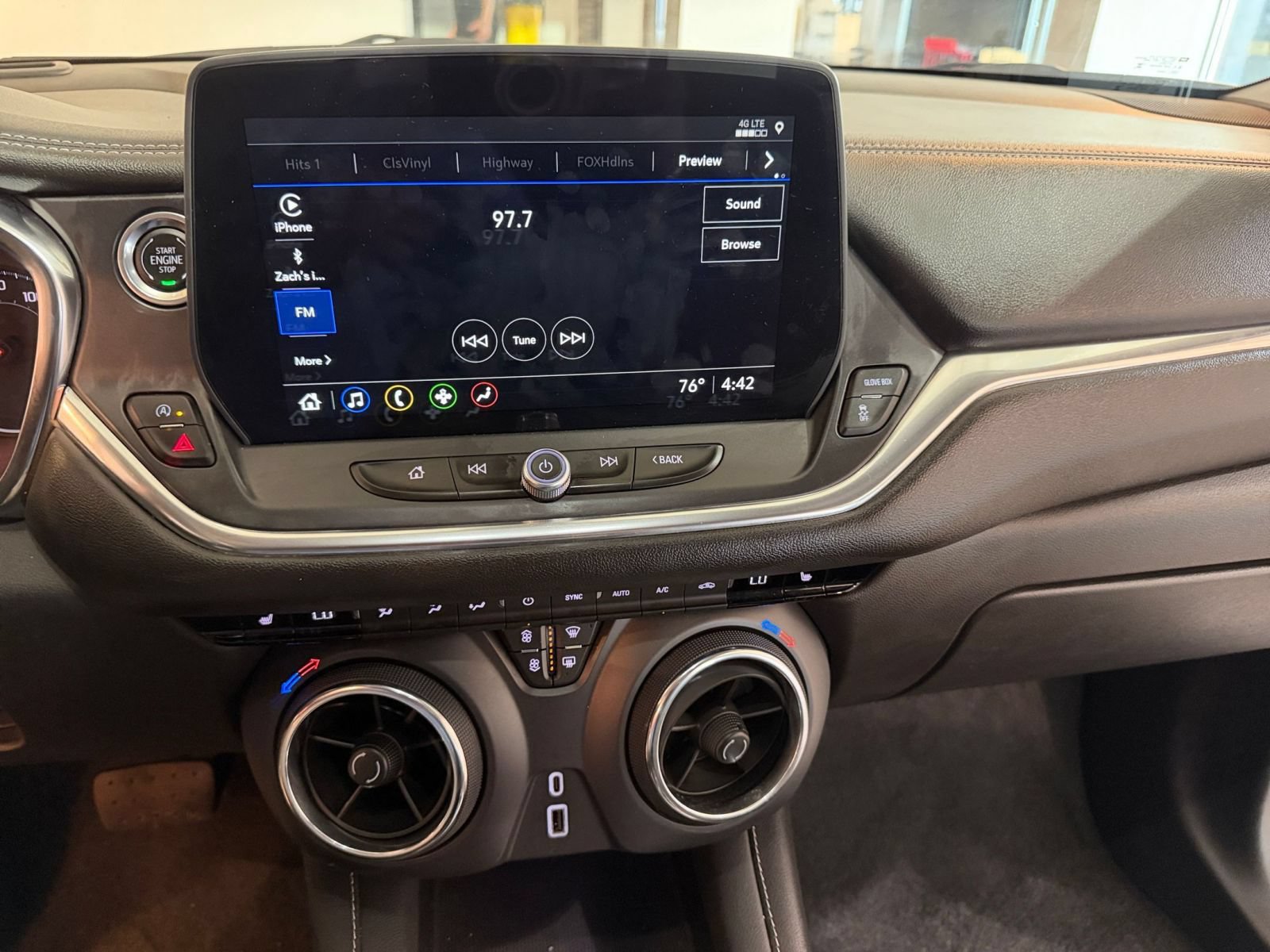 Used 2025 Chevrolet Blazer LT FWD image 16
