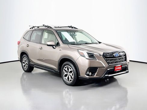 Used 2023 Subaru Forester Premium image 7