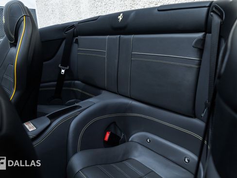 Used 2016 Ferrari California T RWD image 35