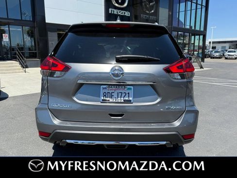 Used 2018 Nissan Rogue SV AWD/4WD image 9