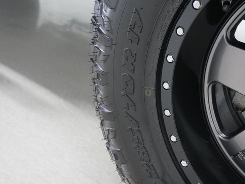 Used 2020 Toyota Tacoma TRD Off-Road image 24