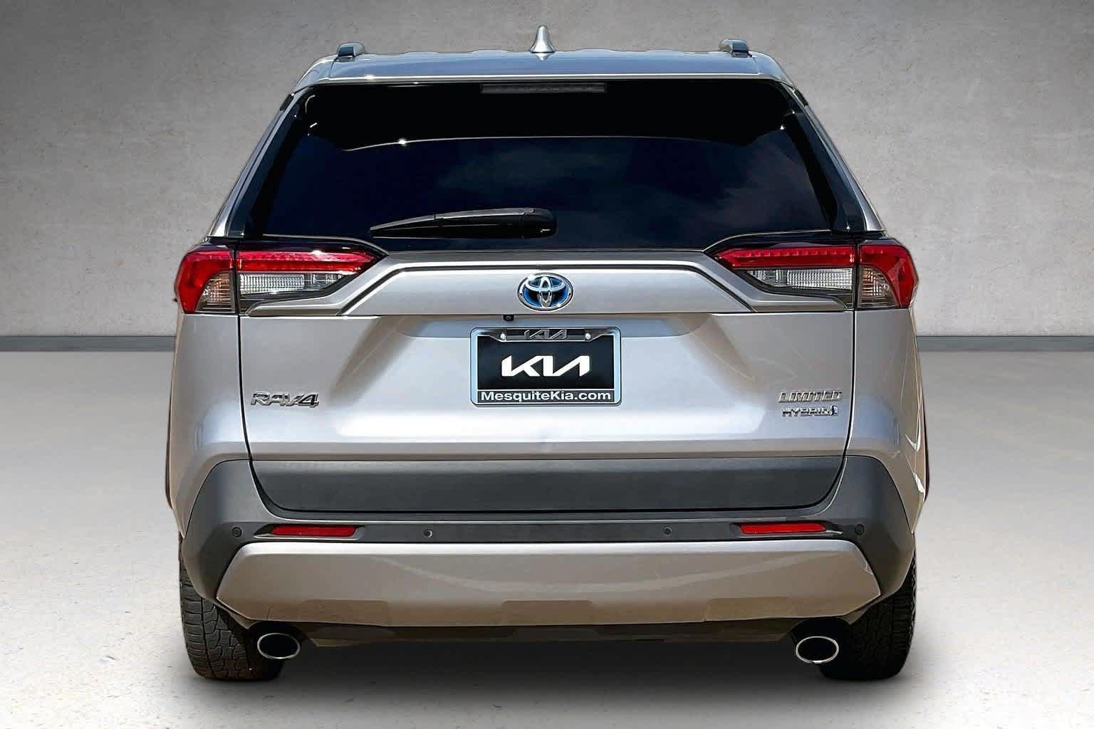 Used 2023 Toyota RAV4 Limited AWD/4WD image 5