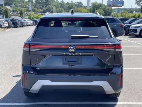 New 2026 Volkswagen Tiguan SE FWD image 6