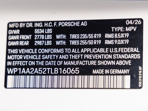 Certified 2026 Porsche Macan AWD/4WD image 37