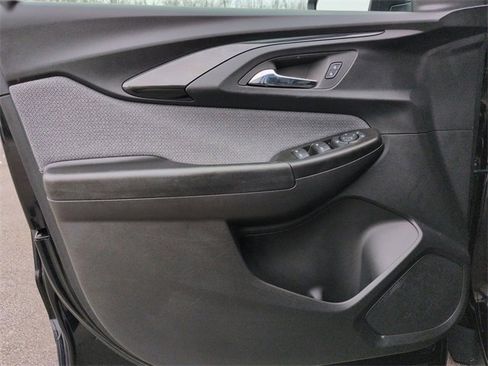 Used 2023 Chevrolet TrailBlazer LT w/ Convenience Package image 21