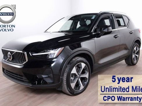Certified 2025 Volvo XC40 B5 Plus image 1