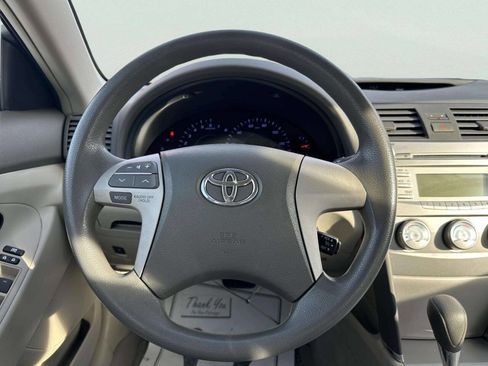 Used 2011 Toyota Camry LE image 20