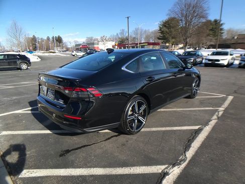 Used 2024 Honda Accord Sport image 13